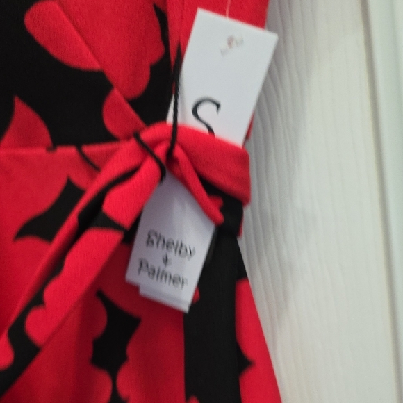 🌷Shelby & Palmer Women's Red and Black Floral Size-6 Dress, NWT - Picture 5 of 7
